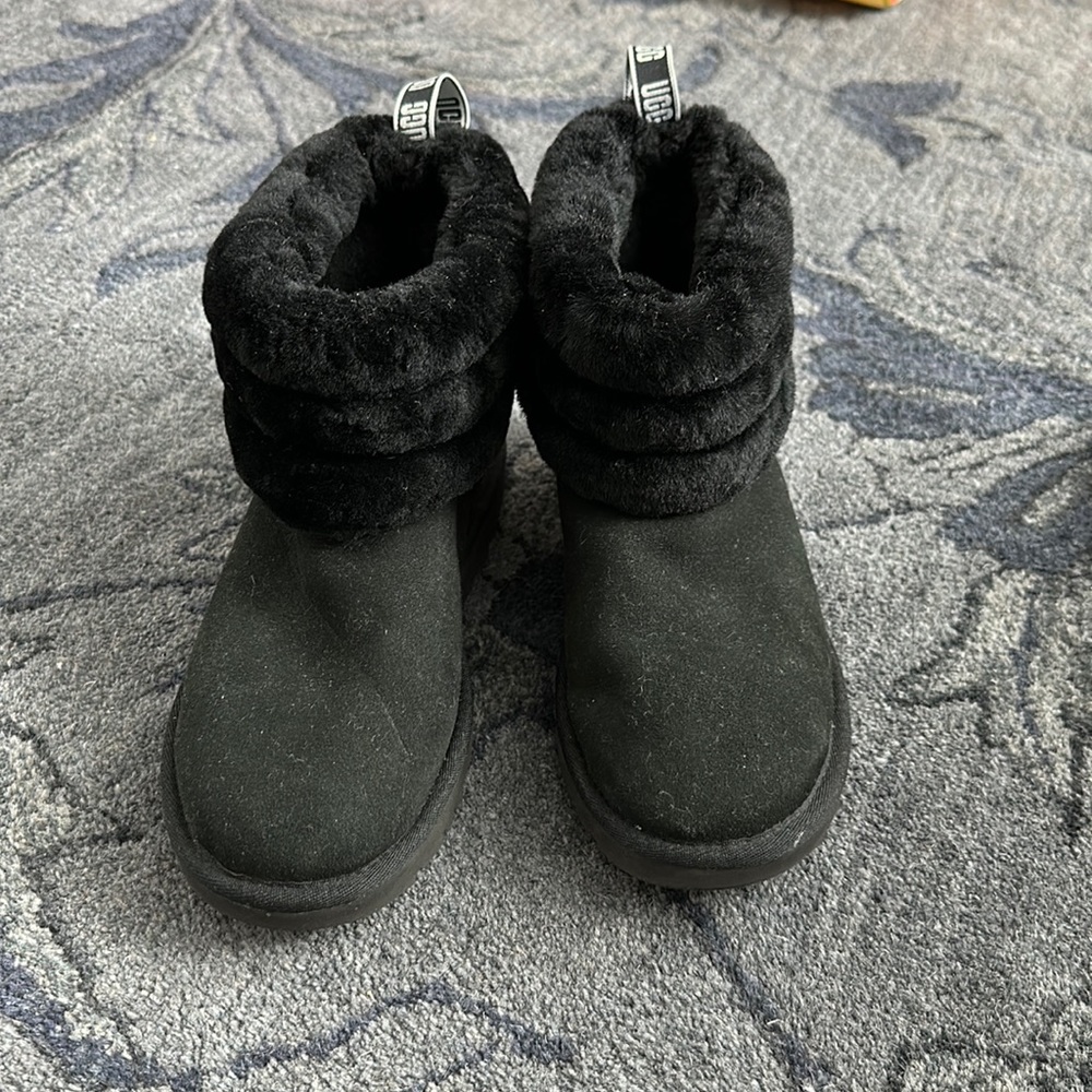 Black Uggs size 6 - WORN ONCE